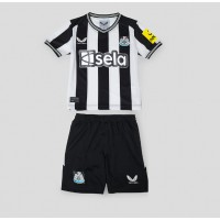 Billiga Newcastle United Barnkläder Hemma fotbollskläder till baby 2023-24 Kortärmad (+ Korta byxor)